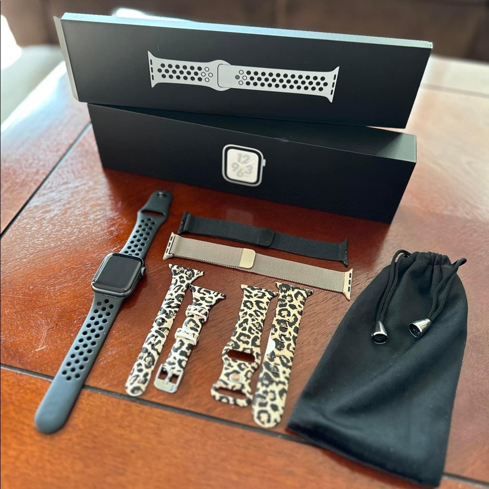 !SOLD! Series 4 Nike+ 40mm Apple Watch